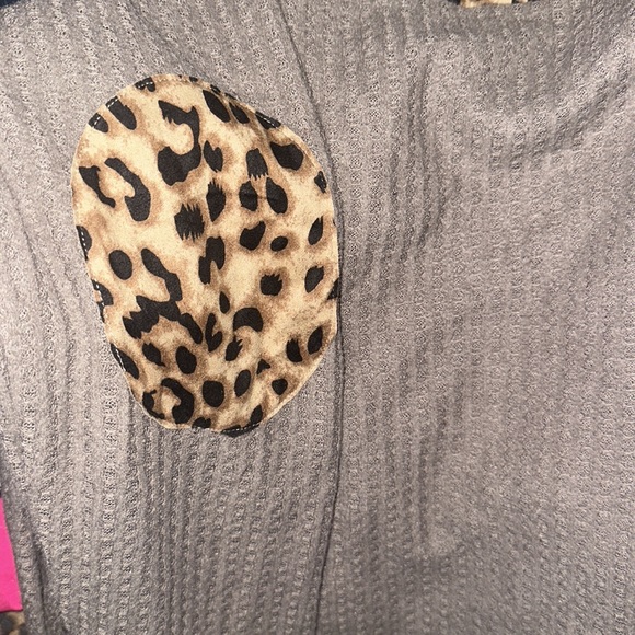Chic Soul Waffle Knit Long top with Leopard print - Picture 4 of 6